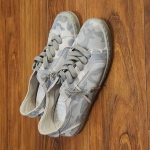 DV by Dolce Vit Camo Sneakers 8.5